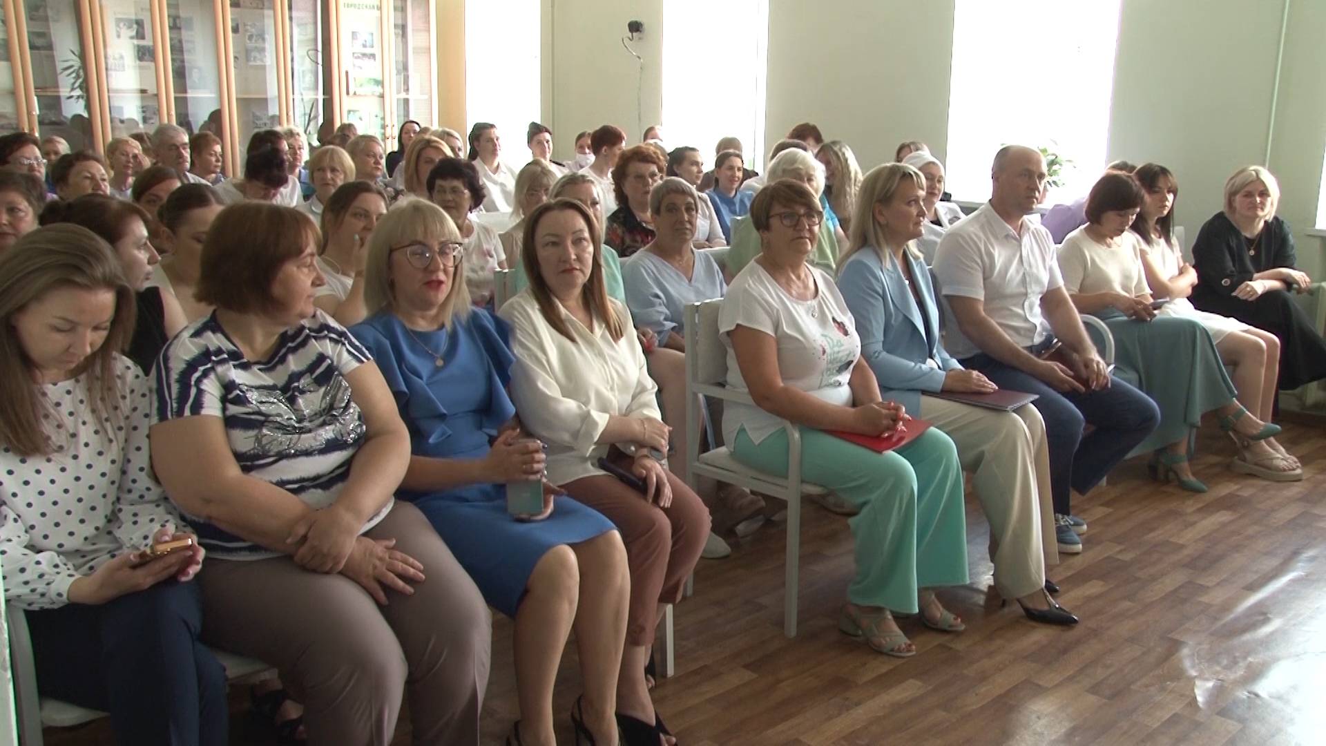 С праздником, хранители нашего здоровья!