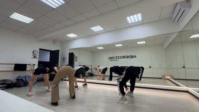 Танцевальная репетиция танца