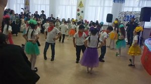 танец для детей начальных классов