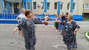 Поздравление с Днём России от танцевального коллектива "Реверанс".Танец "Кадриль"