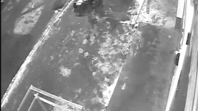 Дворники по ночам разбрасывают химикаты смотреть онлайн