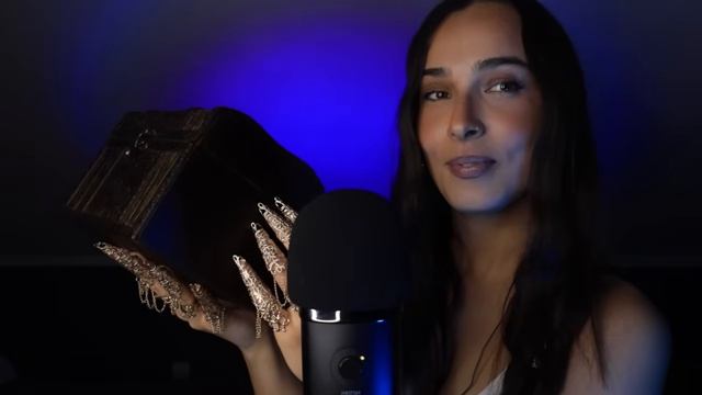 darklite ASMR. Близкий шёпот, движения рук, звуки рта, золотые пальчики.