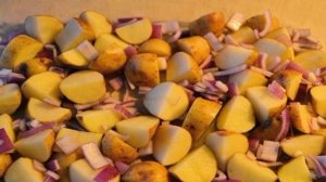 Картофель со свининой и сыром в духовке