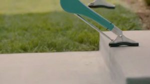 Amazon готовится к тестированию человекоподобных роботов, которые будут доставлять посылки.