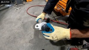 замена заднего амортизатора .... toyota camry 2018-2025 (крутящий