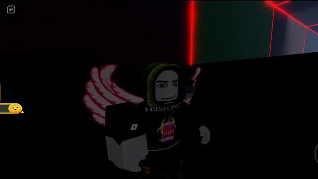 КРАСНАЯ СТЕНА МЕНЯ ПРЕСЛЕДУЕТ! #роблокс #roblox смотреть онлайн