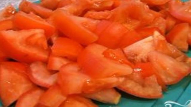 Греческий салат с орехами