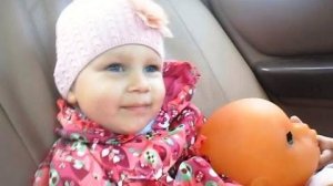 Маленькая мамочка Алиса, едем в сад вместе с Вадиком