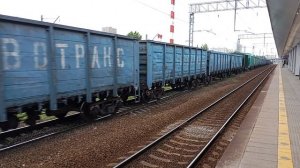 Грузовой поезд на железной дороге Москвы