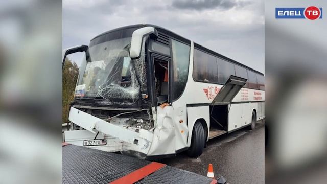 В ДТП с брянским автобусом и фурой на трассе Дон пострадали три человека