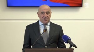 Глава КЧР Рашид Темрезов поздравил соцработников республики