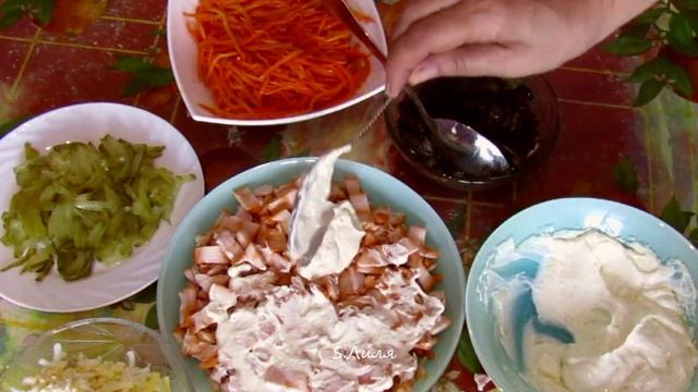 Салат с копченой курицей. Яркий вкус, простой рецепт.
#салат#СкопченойКурицей