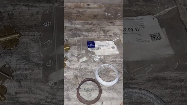 A 180 W 169 Замена прокладки на глушителе. смотреть онлайн