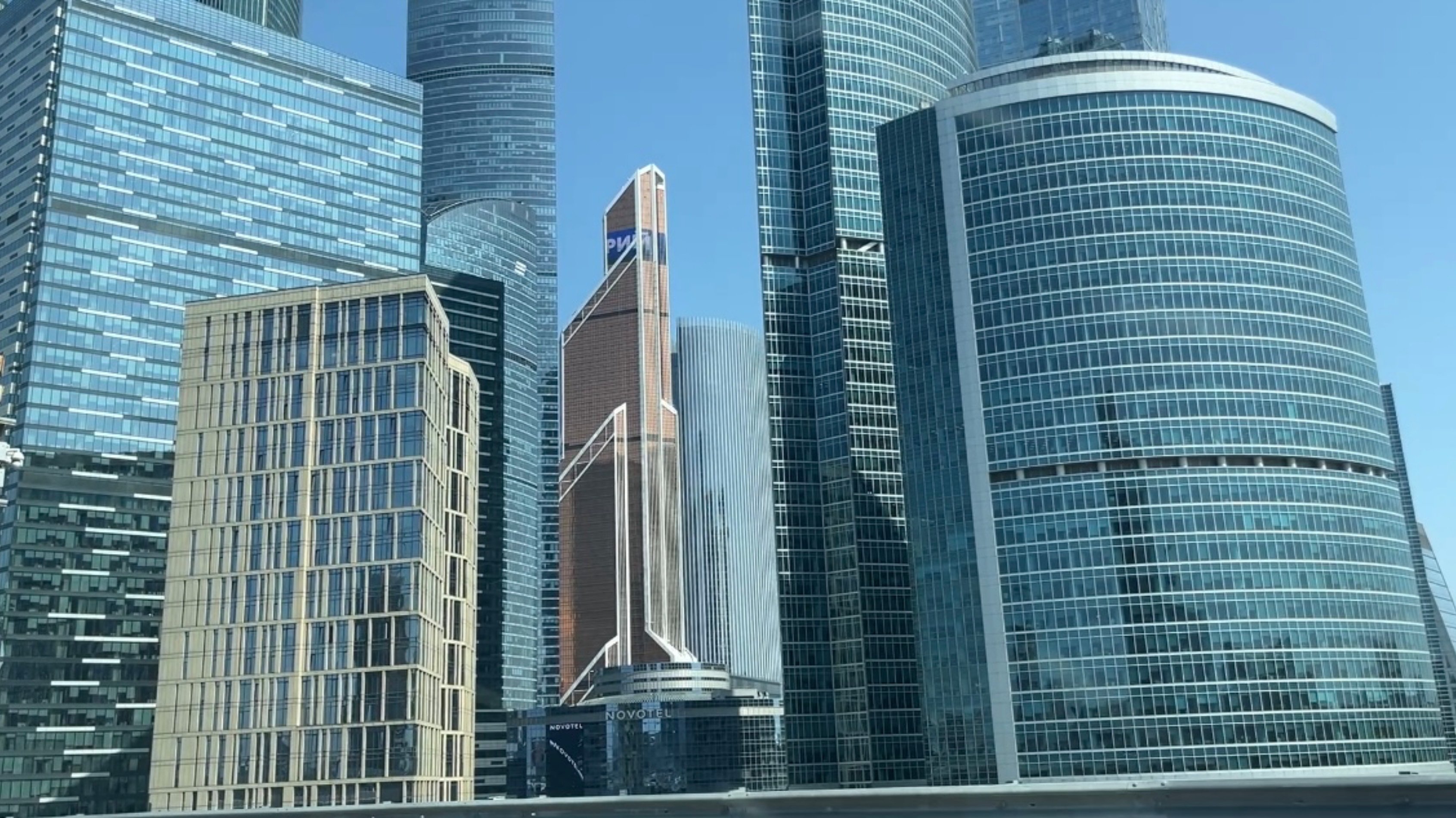 ВЛОГ: поездка в Москву|Экскурсия по Москве на автомобиле|Москва-Сити|База отдыха