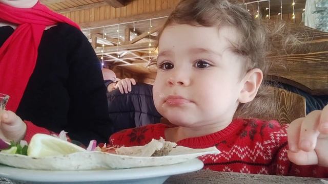 маленькая любительница чая #babygirl #чаепитие #малышка #п? смотреть онлайн