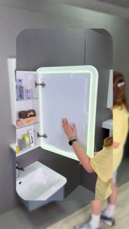 Зеркальный шкаф Lana Plus 60 размера с часами, подсветкой и функцией антипар от ALAVANN!