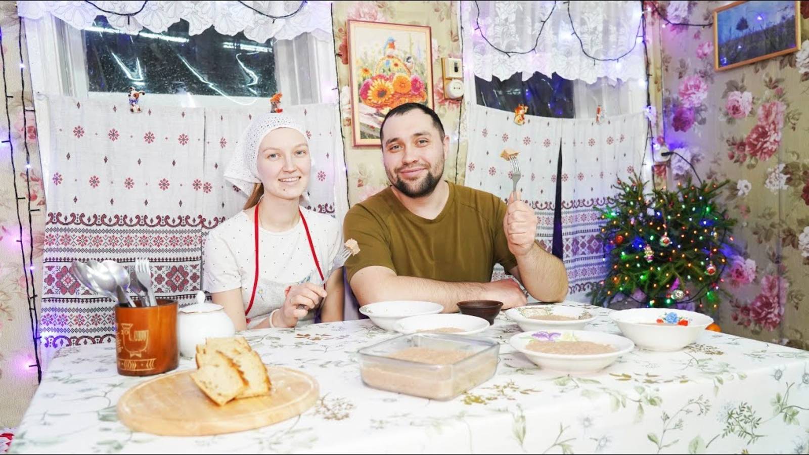 ПРИГОТОВИЛИ ХОЛОДЕЦ К НОВОМУ ГОДУ ｜ ДВА ДНЯ КОПТИЛИ ГРУДИНКУ И ДЕЛАЛИ ДОМАШНЮЮ КОЛБАСУ ｜ ОБЗОР ПЕЧИ