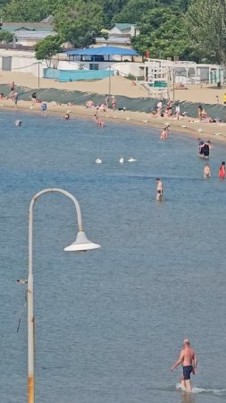 Анапа в среду 11 июня 2025 г. Вид на Городской центральный песчаный пляж с Набережной Анапы. Тепло!