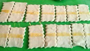 Бантики из слоеного бездрожжевого теста