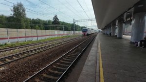 Электропоезда у о.п. Ольгино. Июнь 2025