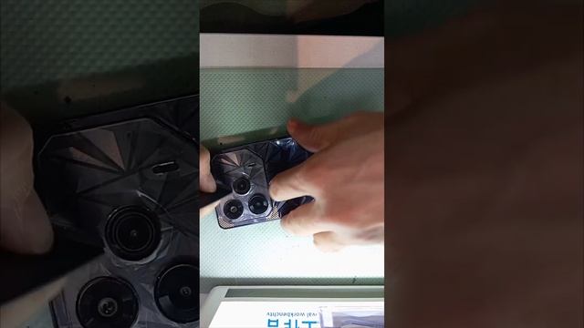 Клеим 3D защитную плёнку на корпус смартфона Tecno смотреть онлайн