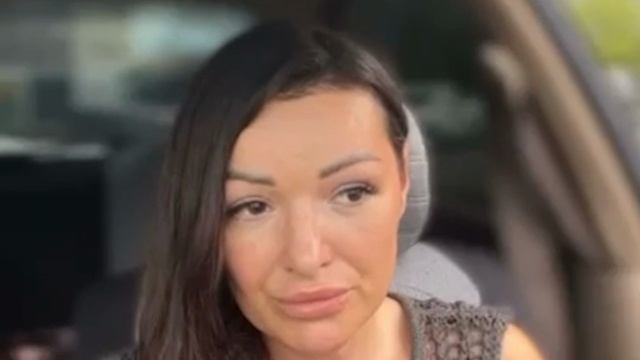 Блогер из Иркутска оскорбила российских военных, пожелала им смерти и сказала, что их дети «будут⬇️⬇