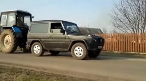 Мерседес против трактора.