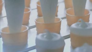 Реклама Чистая линия   На фабрике мороженого