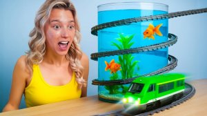 Я Построила Гигантскую Железную  Дорогу LEGO для своих Питомцев! | Aquarium Info