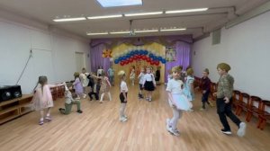 «Ах, эти тучи в голубом» танец в детском саду