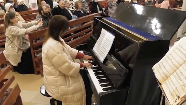 Песня "Тихая ночь" в исполнении Ярославы Коровиной, ко?