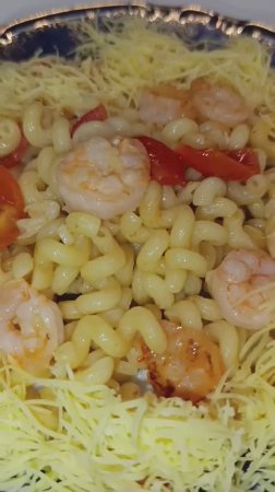 Макарошки с креветками.