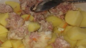 Картофель с тушенкой