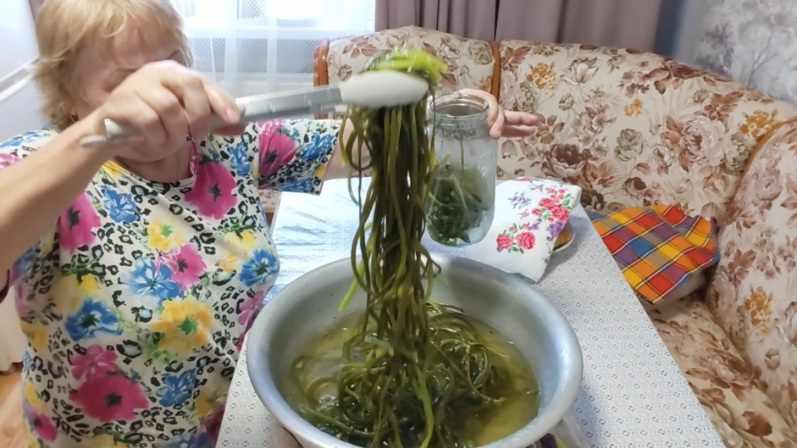 Я деревенская🤷всё ЭТО мне надо😜// мой рецепт ЧЕСНОЧНЫХ стрелок 🧄😋🔥//