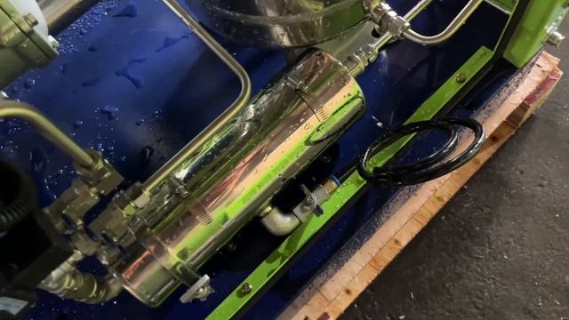 Винтовой безмасляный компрессор Xeleron X30 10 bar смотреть онлайн