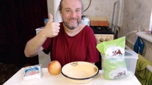 завтрак творог с кефиром и яблочком. мукбанг. обжор. еда на камеру. диета. шизофрения.