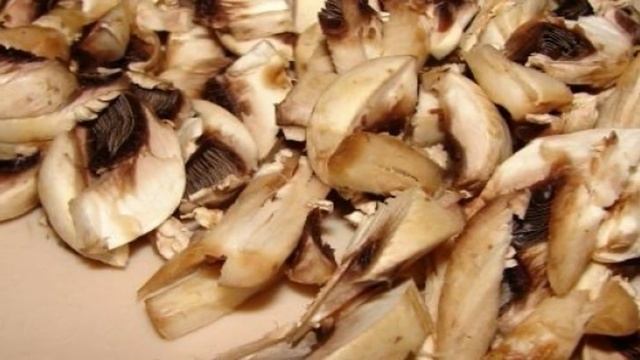 Гречка с грибами в горшочке