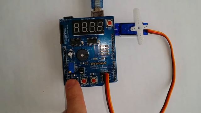 Артую Уно Шилд. Эксперимент №15. Сервопривод смотреть онлайн