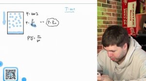 В цилиндре под поршнем находятся жидкость и её насыще?