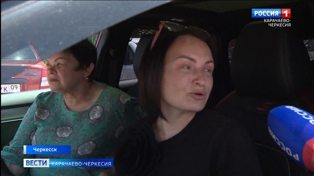 Сотрудники Госавтоинспекции провели в Черкесске профилактическую акцию "Ваш ребенок-пассажир"