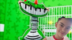 Побег из тюрьмы пианозавра роблокс. Пионозавр так достал что он даже задолбал. 😭