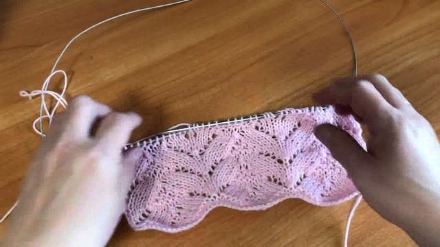 Нежный узор спицами для ваших кофточек с каймой по низу