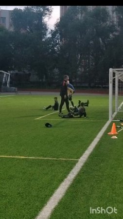 Кто проиграл делает кувырок💪
Вратари. 
Динамо Липецк Школа им Л. И. Яшина.
2025 г.
Лев 8 лет.