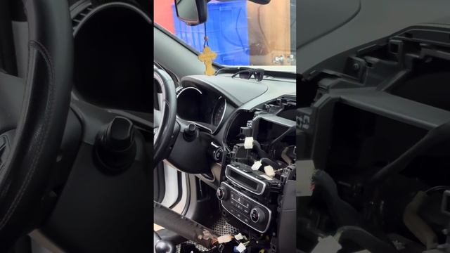 Установка в Kia Sorento автомагнитолу MegaBox и камеру заднего смотреть онлайн