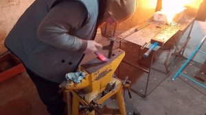 ковка зубила из рессоры газели