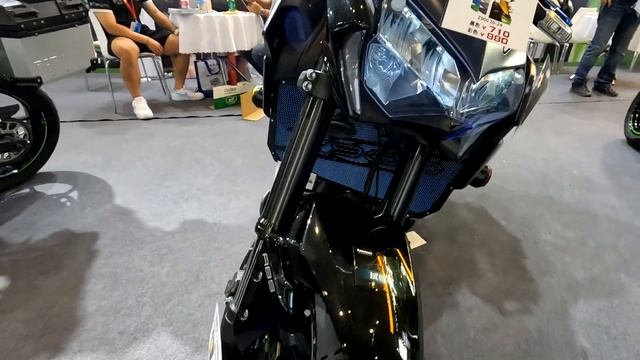 Выставка CIMA. Часть 57. Мотоциклы KAWASAKI (продолжение). смотреть онлайн