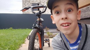 Катаюсь На УЛИЦЕ На ВЕЛОСИПЕДЕ!