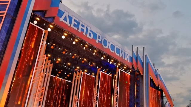 11 июня 2025 года в Москве на Красной площади состоялся концертв честь Дня России. Полина Гагарина.