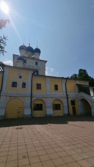 Храм Казанской иконы Божией Матери построен в 1650-ых годах в Коломенском