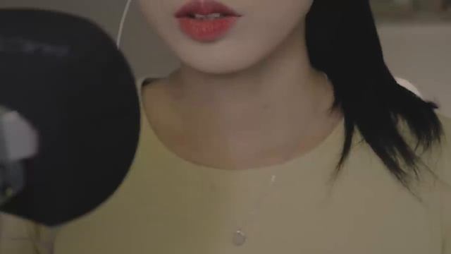 asmr wooyeon. Близкий шёпот, движения рук, обзор украшений.